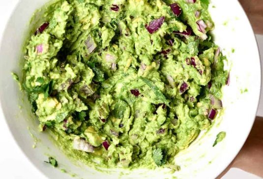 طريقة عمل جواكامولي صلصة الأفوكادو المكسيكية