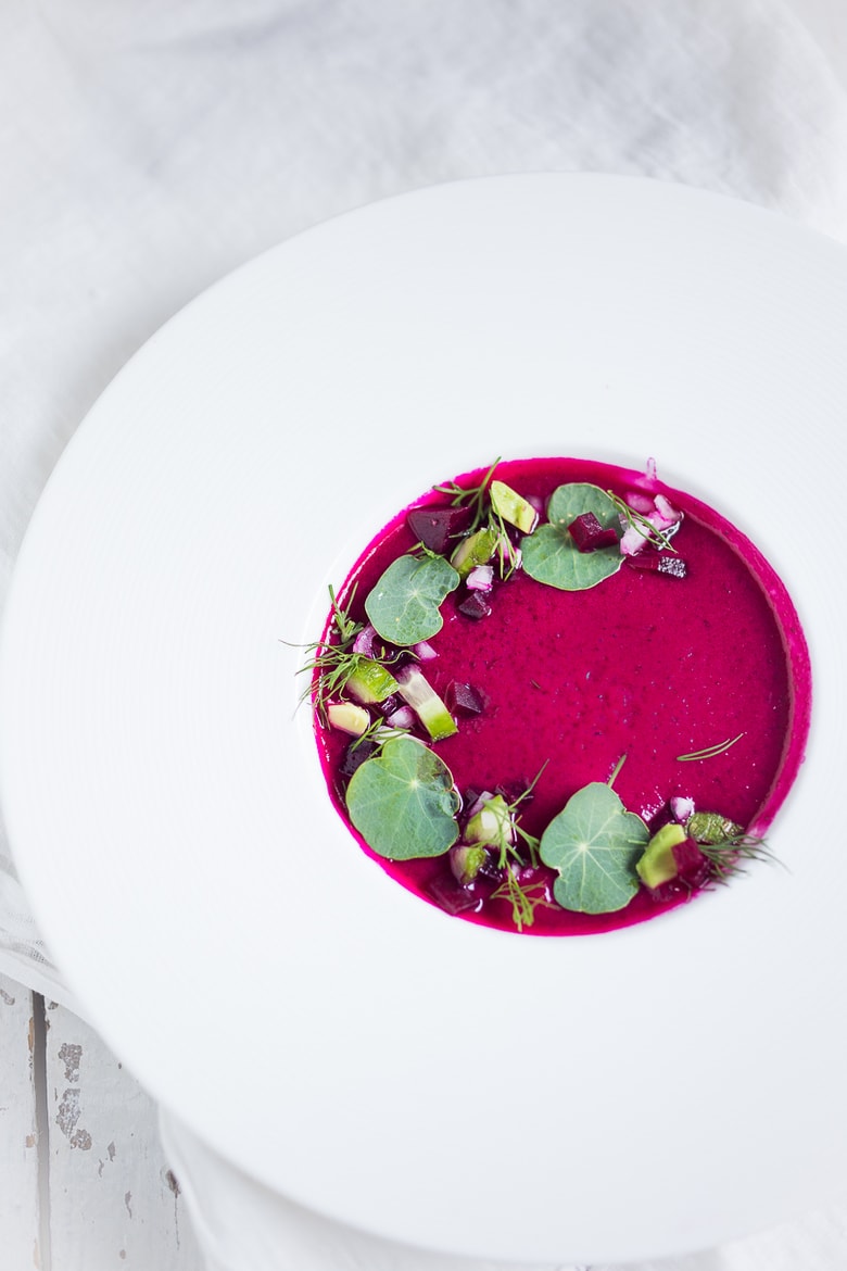 طريقة عمل حساء جازباتشو البنجر