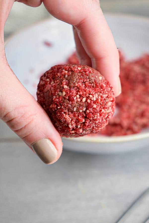 طريقة عمل كرات ريد فيلفيت كيتو