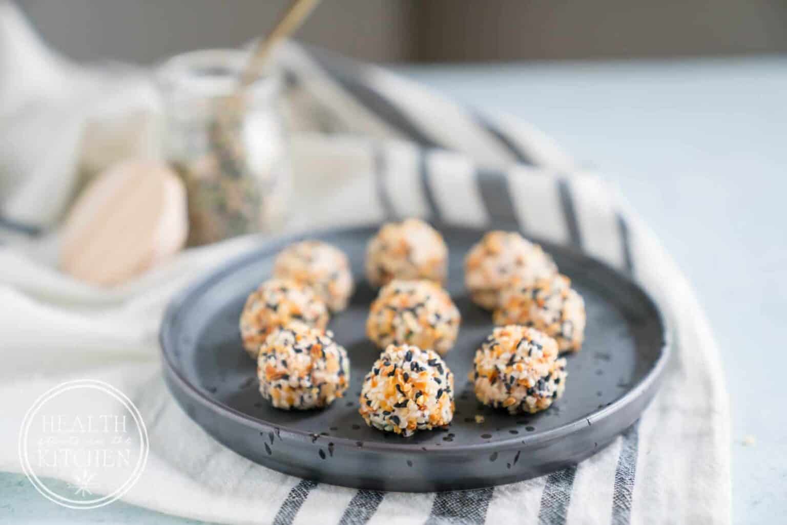 طريقة عمل كرات سمك السلمون