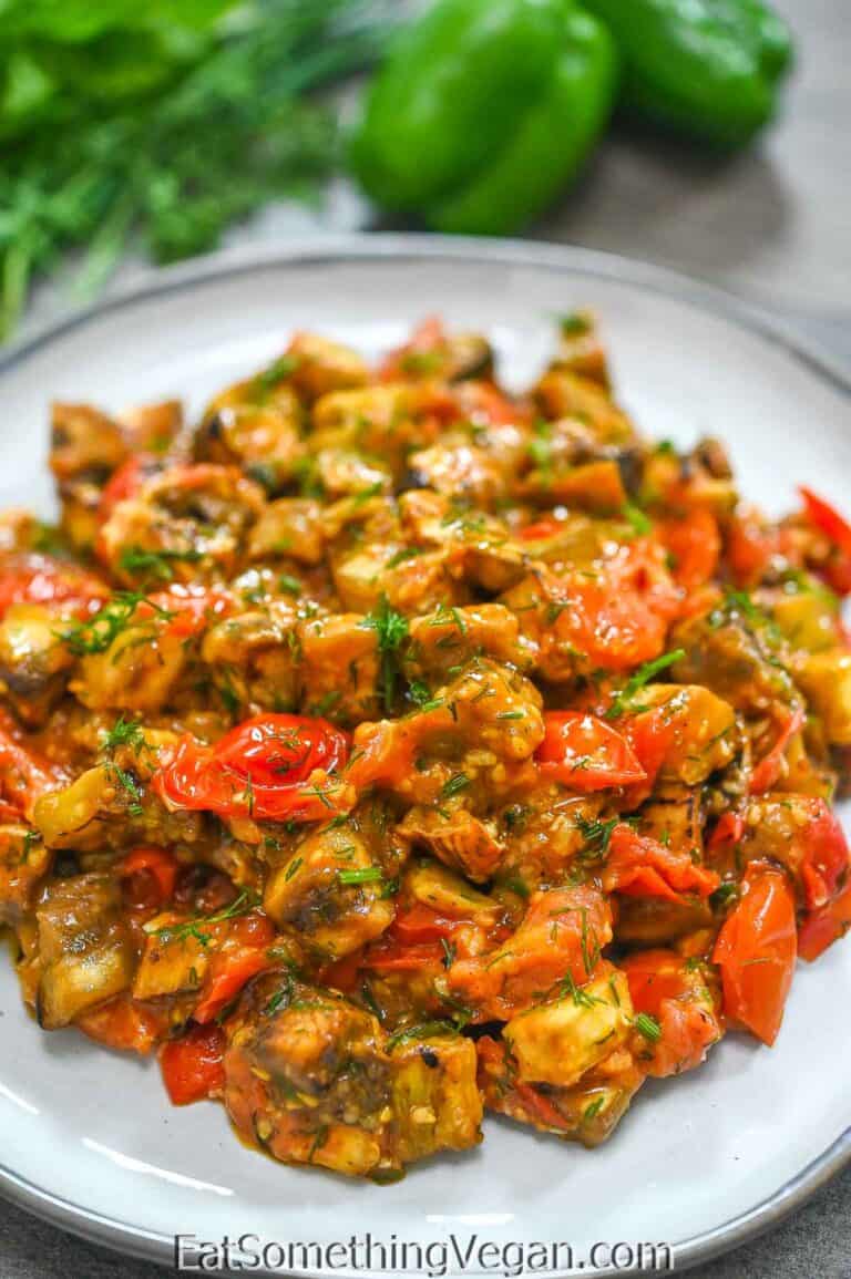 طريقة عمل الباذنجان بصلصة الطماطم