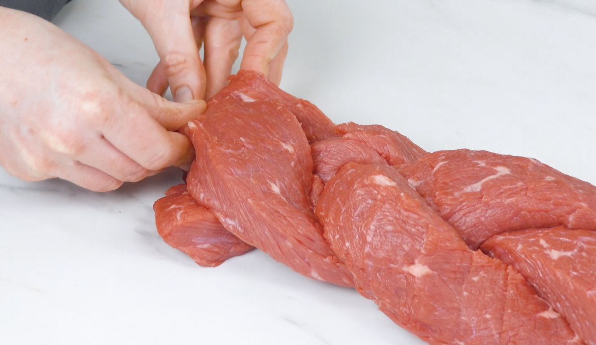 لحم بقري مع بطاطا مهروسة وخضروات