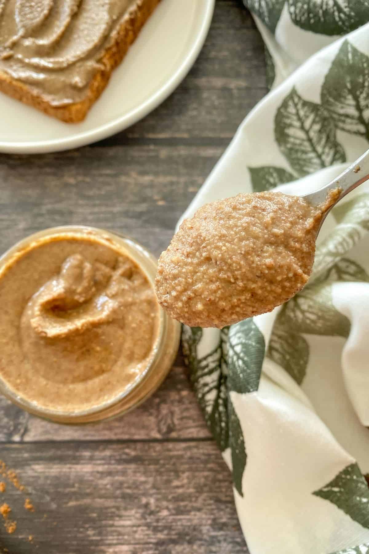 كيفية صنع زبدة البقان في المنزل