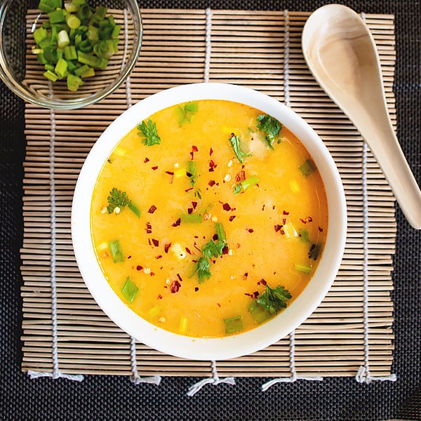 طريقة عمل شوربة العدس بالزنجبيل وجوز الهند