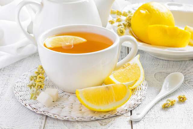 كيف يمكنك صنع شاي الليمون