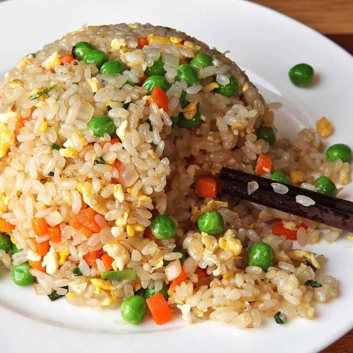 طريقة عمل الأرز الصيني المقلي النباتي 