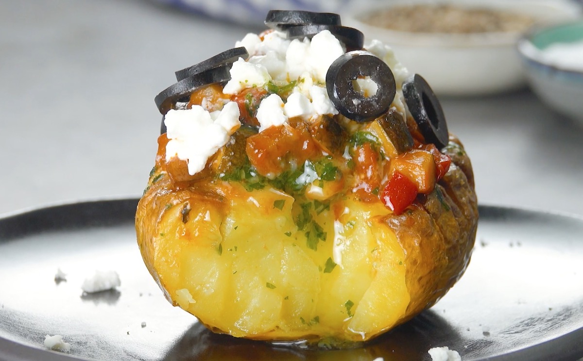 7 أفكار رائعة لتزيين حبات البطاطس المخبوزة