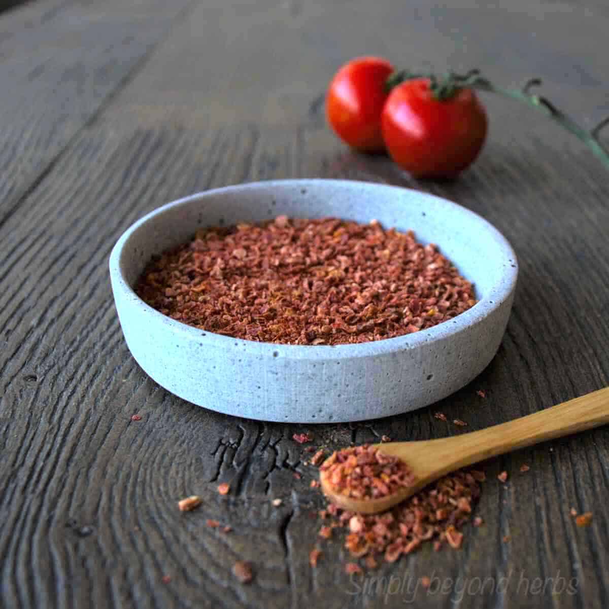 كيفية صنع بودرة الطماطم في المنزل