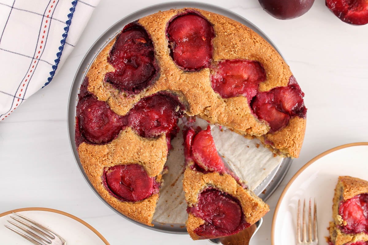 طريقة تحضير كعكة البرقوق النباتية