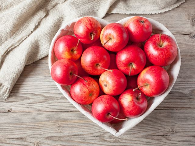 طريقة عمل ماسك التفاح لبشرة خالية من العيوب 