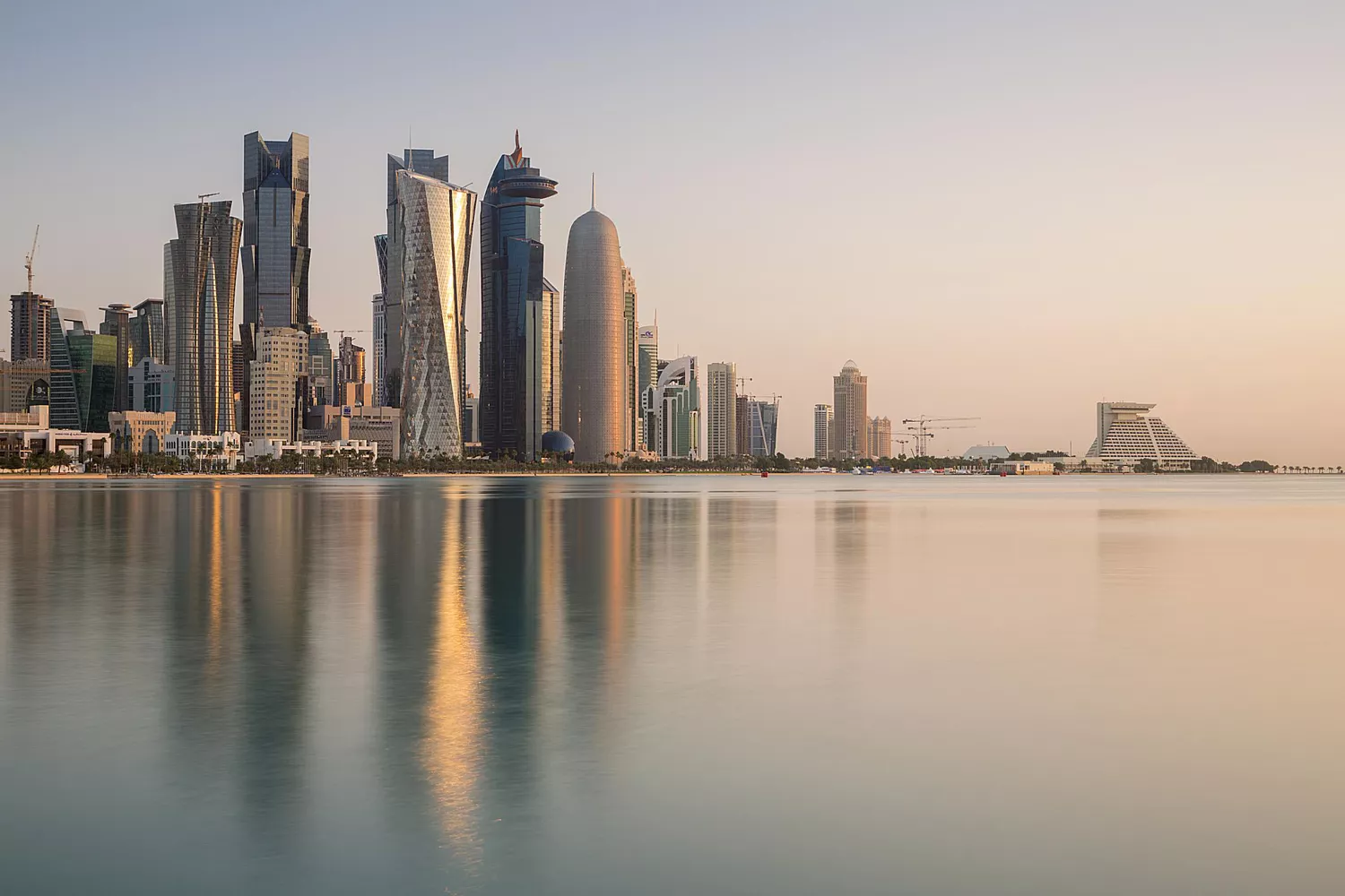 عدد سكان قطر