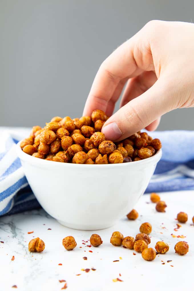 طريقة عمل الحمص المحمص