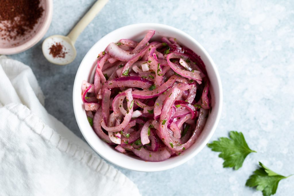 سلطة البصل والسماق