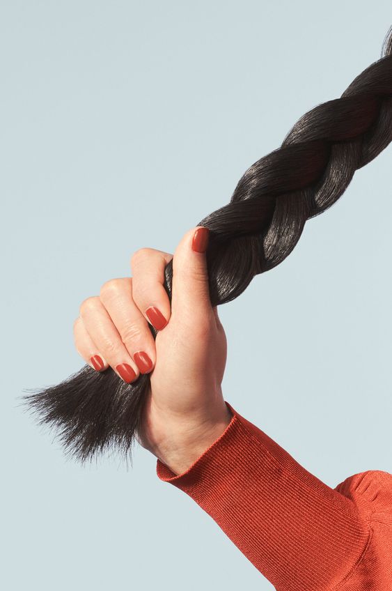 أفضل خلطات لتكثيف الشعر وفوائدها