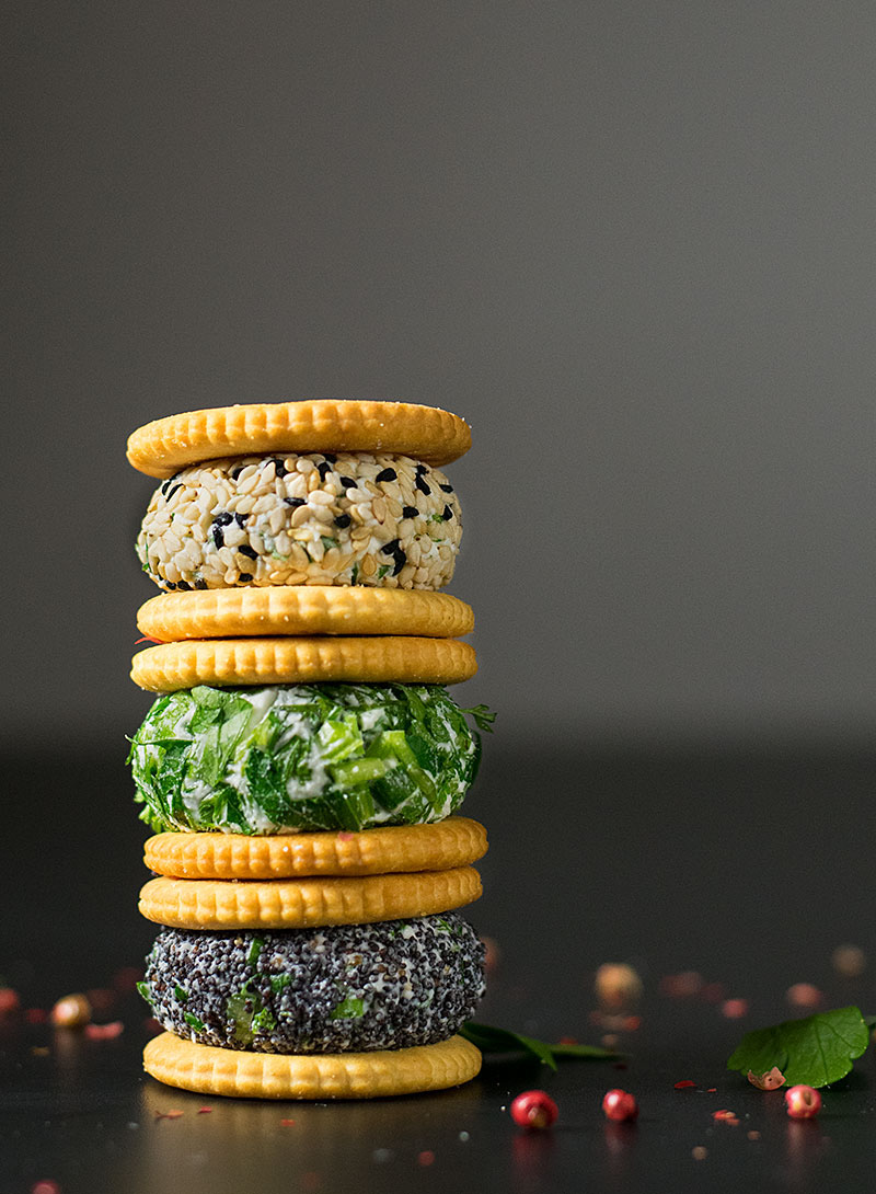 كرات الجبن بالأعشاب