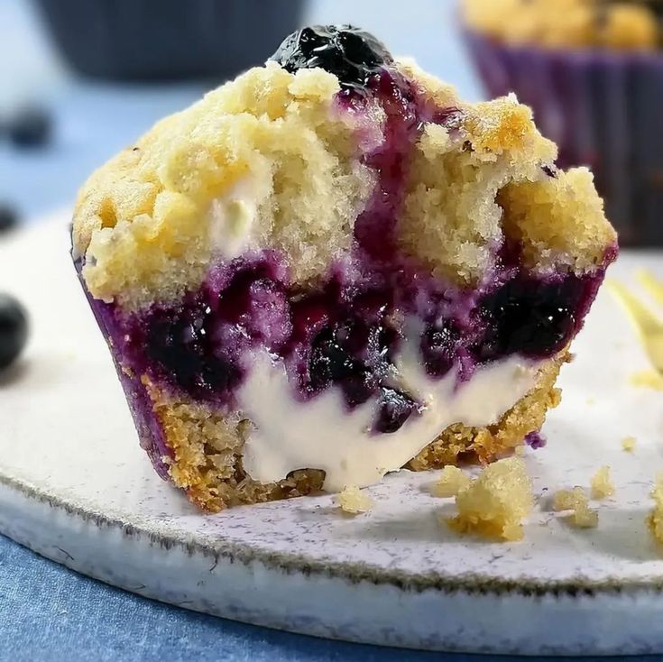 طريقة عمل المافن بالتوت