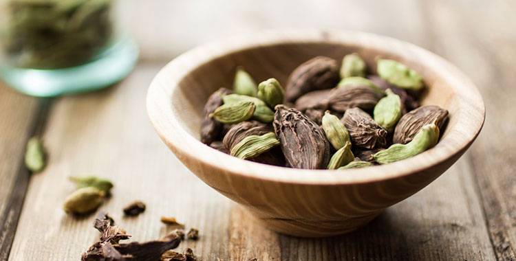 فوائد مضغ الهيل