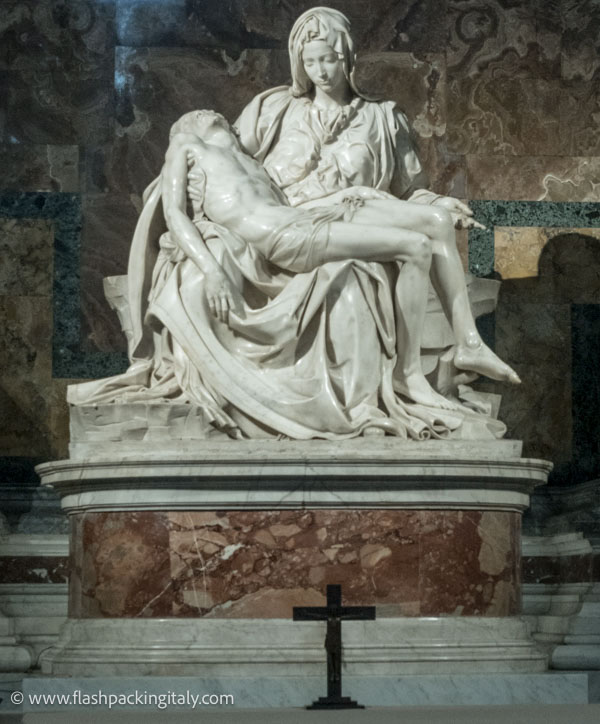 ما هي أشهر التماثيل في إيطاليا