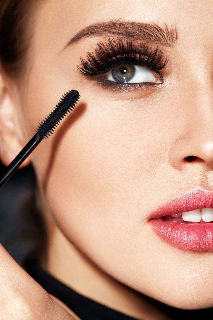 كيفية إحياء الماسكارا المتكتلة؟